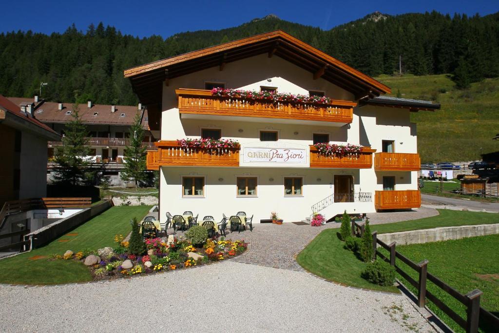 Garnì Prà Fiorì Hotel Campitello di Fassa Exterior foto