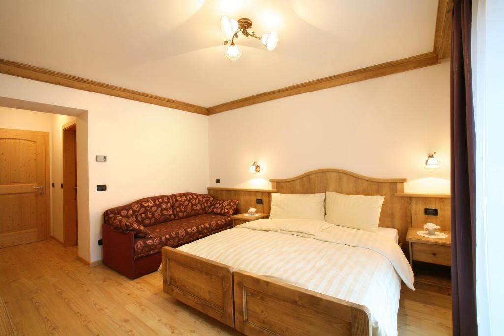 Garnì Prà Fiorì Hotel Campitello di Fassa Quarto foto