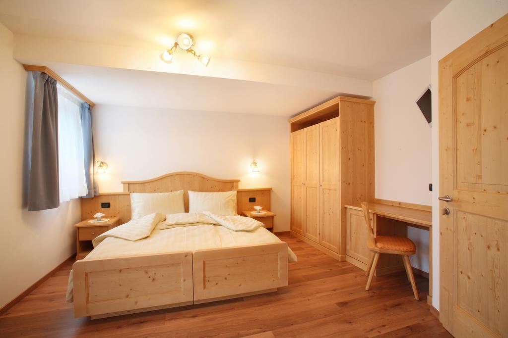 Garnì Prà Fiorì Hotel Campitello di Fassa Exterior foto