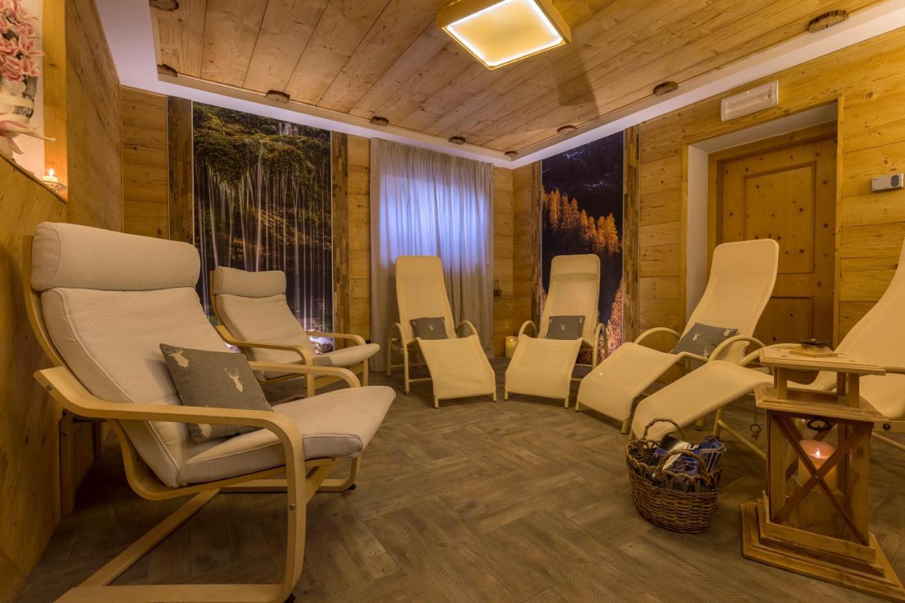 Garnì Prà Fiorì Hotel Campitello di Fassa Exterior foto